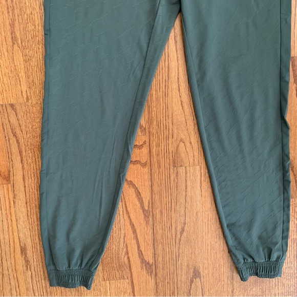 Athleta Brooklyn Textured Jogger in Mountain Olive size 0 - Picture 3 of 16